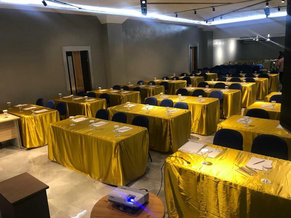 Heavenly Land Family Hotel Palembang Zewnętrze zdjęcie