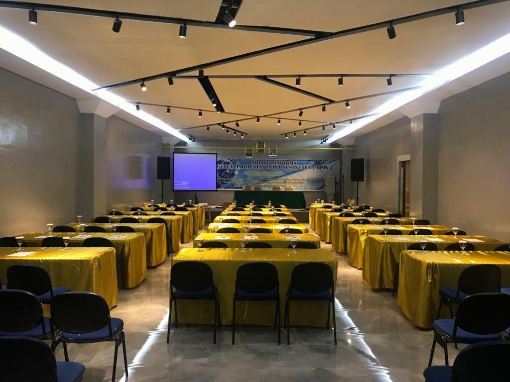 Heavenly Land Family Hotel Palembang Zewnętrze zdjęcie